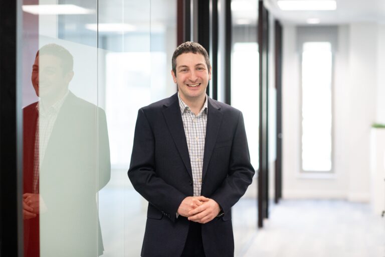 Dr Simon Kahn